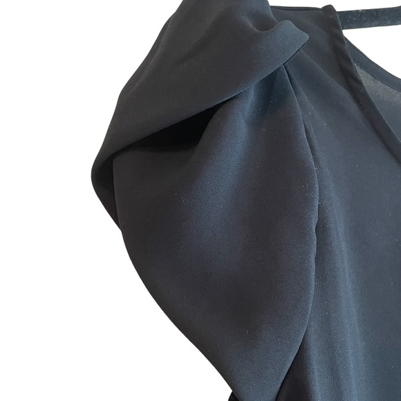 Papermoon woman’s black petal sleeve top, size small petite - Picture 2 of 7